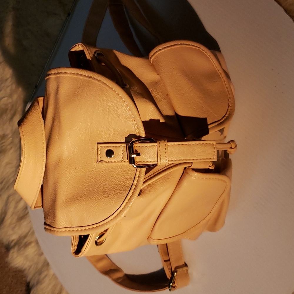 Backpack 🎒 - Picture 8 of 13